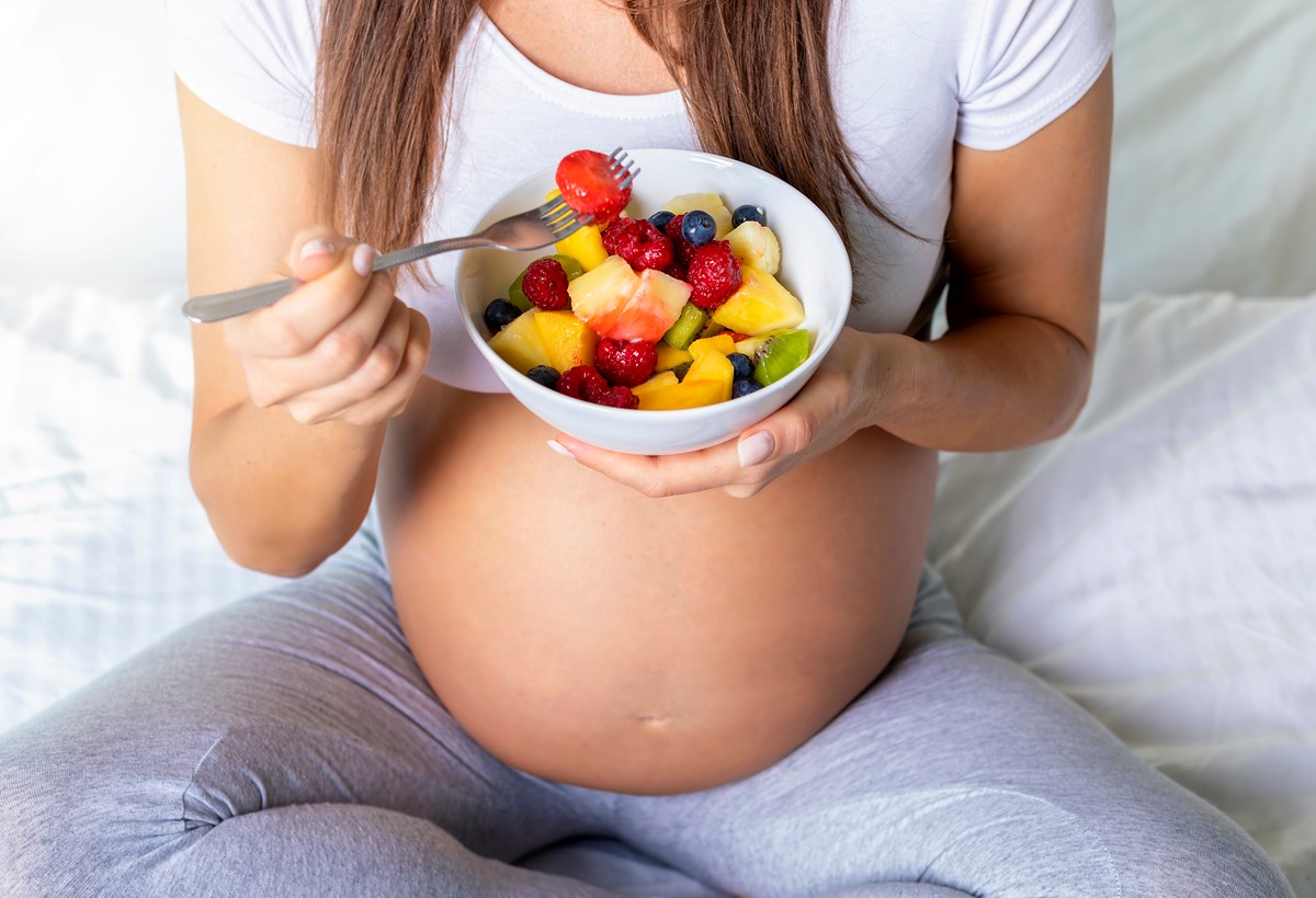 Trong giai đoạn đầu của thai kỳ, mẹ nên ăn những món ăn thanh đạm bình bổ.